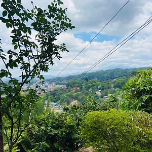 Mount Palace Nocleg ze śniadaniem Kandy